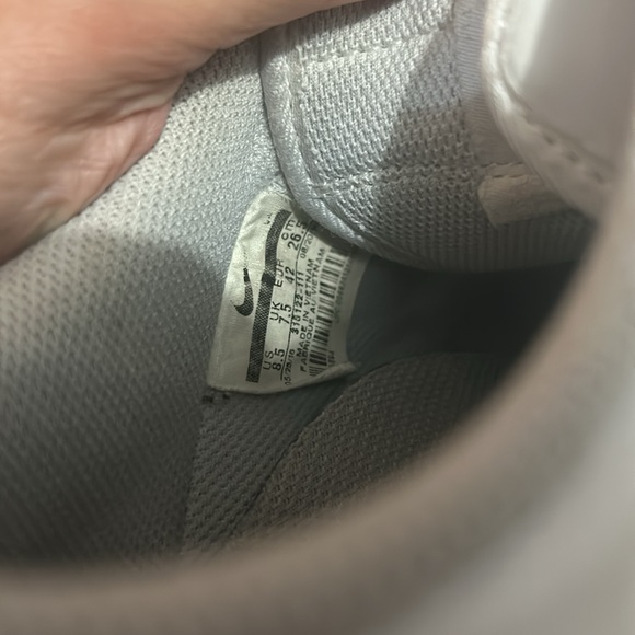 Nike Air Force 1 - Picture 5 of 5